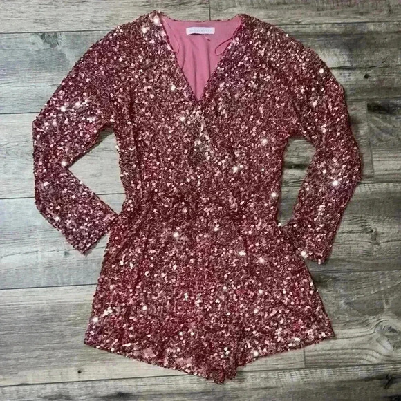 ENGLISH ROSE SEQUIN WRAP ROMPER SIZE MEDIUM - Picture 4 of 6